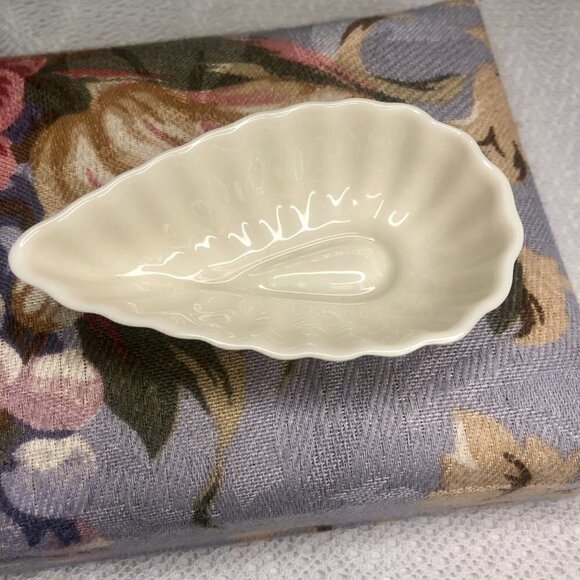 Belleek Vintage Open Salt Cellar Dish Teardrop Fluted 6th Mark 3rd Green - Picture 6 of 16